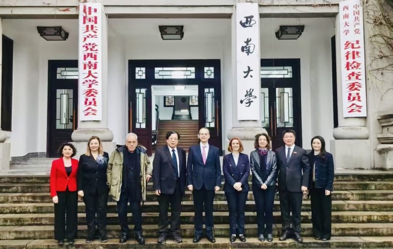 Η εκδ?λωση προ? τιμ?ν του Καζαντζ?κη διοργαν?θηκε στο Κ?ντρο Αρχα?ου Ελληνικο? και Κινεζικο? Πολιτισμο? στην Κ?να